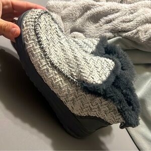 Women’s Hey dudes size 6